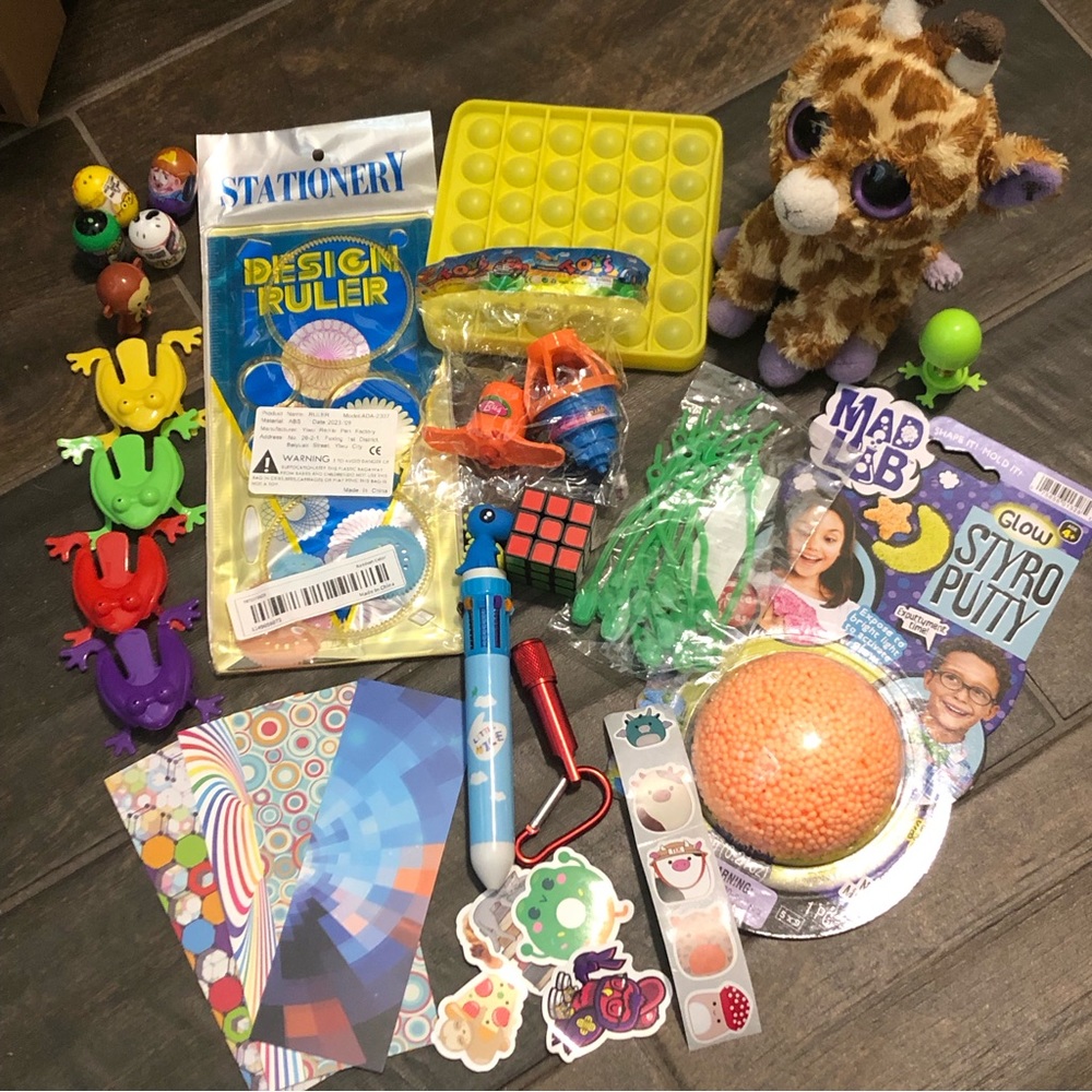 NEW 33pc+ Kids Toy Bundle - Picture 1 of 11
